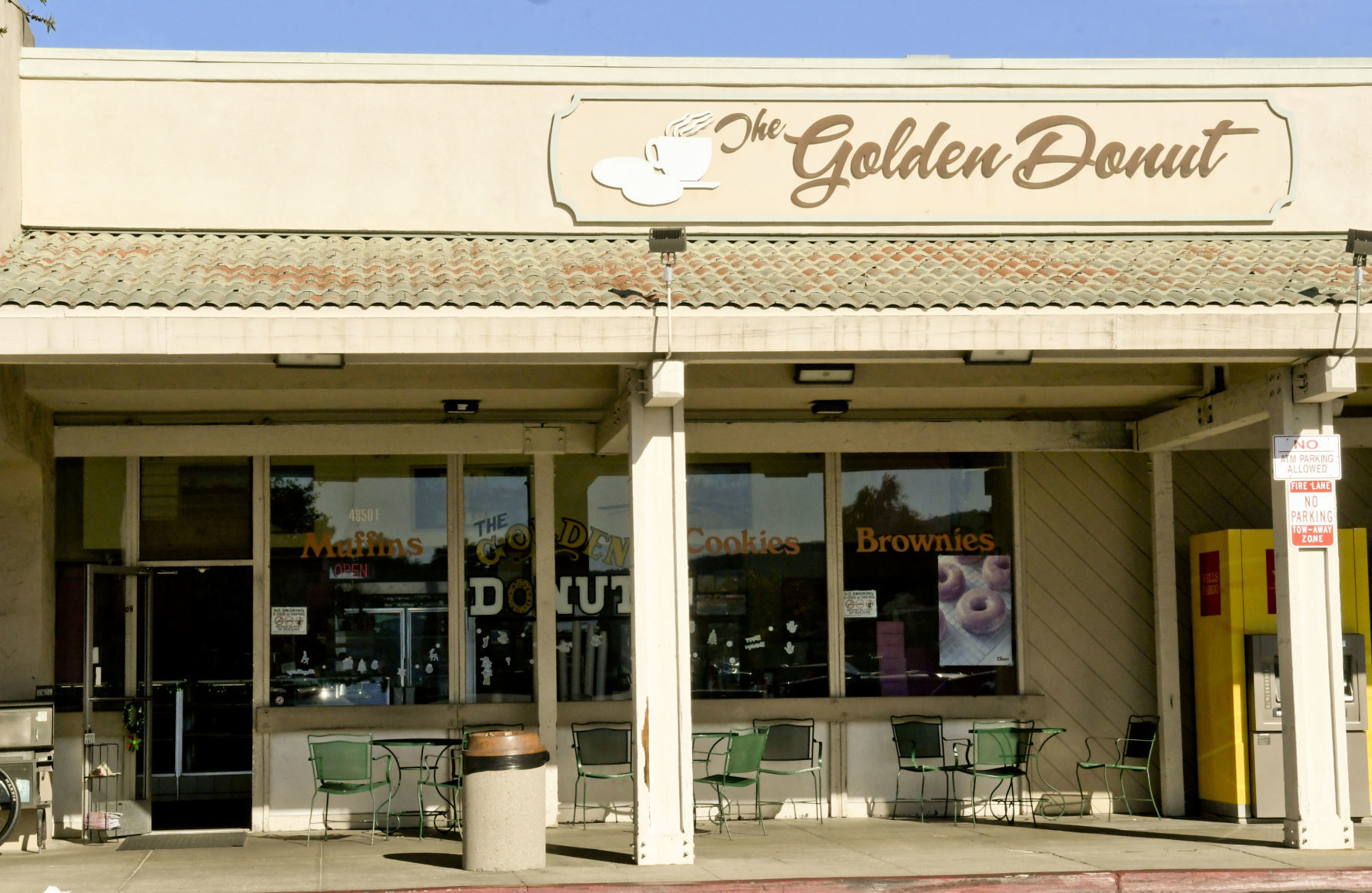 Photos: Golden Donut customers to the rescue